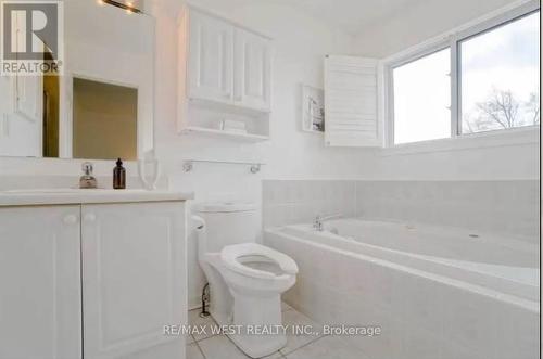 Main - 6892 Old Creditview Road, Mississauga, ON - Indoor Photo Showing Bathroom