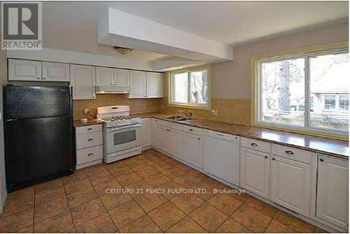 5173 Lakeshore Road, Burlington, ON - Indoor Photo Showing Kitchen