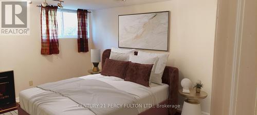 5173 Lakeshore Road, Burlington, ON - Indoor Photo Showing Bedroom