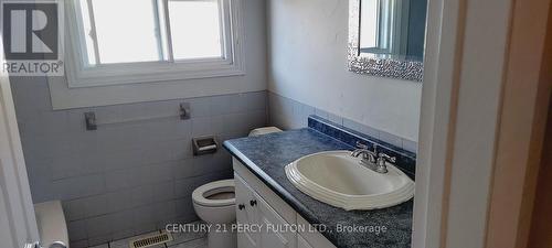 5173 Lakeshore Road, Burlington, ON - Indoor Photo Showing Bathroom