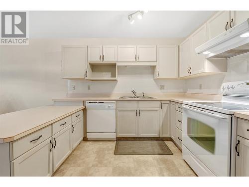 2235 Baskin Street Unit# 116, Penticton, BC - Indoor Photo Showing Kitchen With Double Sink