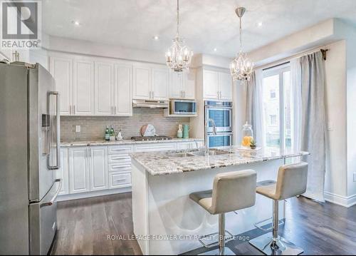 33 Swans Trail, Brampton, ON - Indoor Photo Showing Kitchen With Upgraded Kitchen