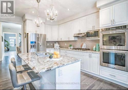 33 Swans Trail, Brampton, ON - Indoor Photo Showing Kitchen With Upgraded Kitchen