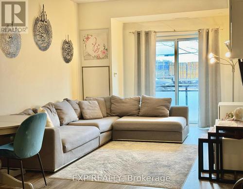 115 - 128 Grovewood Common, Oakville, ON - Indoor Photo Showing Living Room