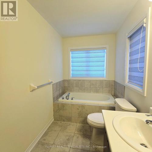 161 Huntingford Trail, Woodstock, ON - Indoor Photo Showing Bathroom