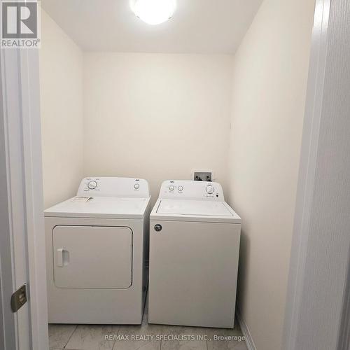 161 Huntingford Trail, Woodstock, ON - Indoor Photo Showing Laundry Room