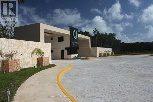 Bosques De Playa, Mexico, ON 