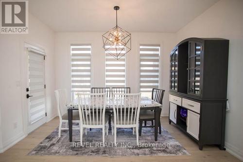 14 Bowen Place, Brant, ON - Indoor Photo Showing Dining Room