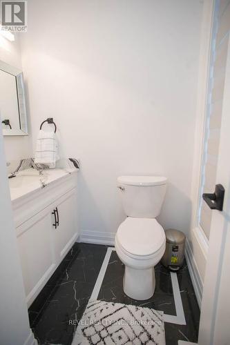 14 Bowen Place, Brant, ON - Indoor Photo Showing Bathroom