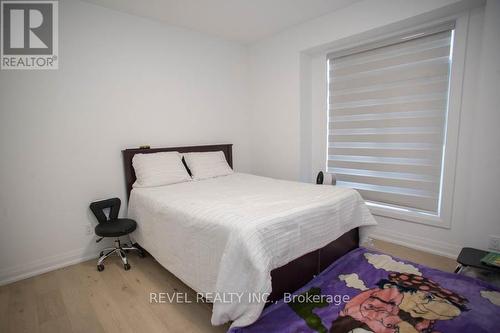 14 Bowen Place, Brant, ON - Indoor Photo Showing Bedroom