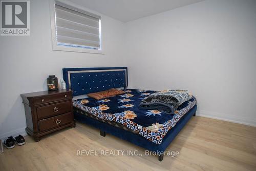 14 Bowen Place, Brant, ON - Indoor Photo Showing Bedroom