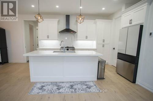 14 Bowen Place, Brant, ON - Indoor Photo Showing Kitchen