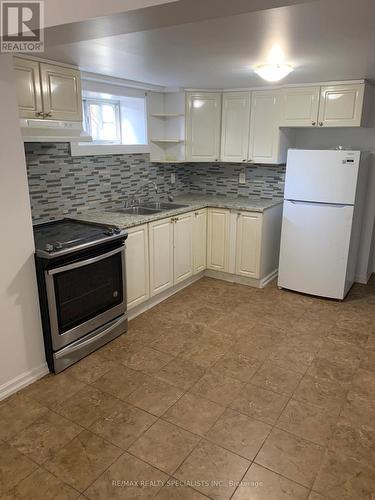 4 - 108 Queenston Street, St. Catharines, ON - Indoor Photo Showing Kitchen