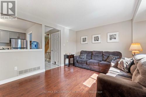 59 - 30 Braemar Avenue, Haldimand, ON - Indoor Photo Showing Living Room