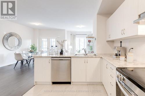 171 - 677 Park Road N, Brantford, ON - Indoor Photo Showing Kitchen With Double Sink With Upgraded Kitchen