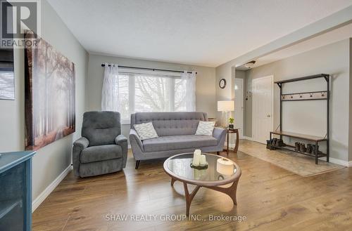 47 Renwick Avenue, Cambridge, ON - Indoor Photo Showing Living Room