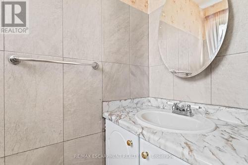 M - 25 Bryna Avenue, Hamilton, ON - Indoor Photo Showing Bathroom