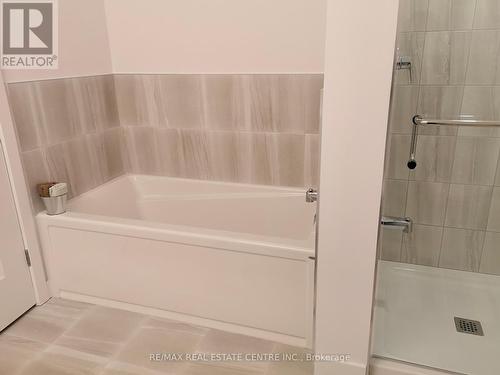 313 - 7549 Kalar Road, Niagara Falls, ON - Indoor Photo Showing Bathroom