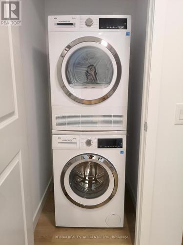 313 - 7549 Kalar Road, Niagara Falls, ON - Indoor Photo Showing Laundry Room