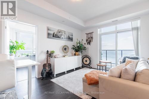 533 - 101 Shoreview Place, Hamilton, ON - Indoor Photo Showing Living Room