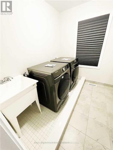 196 Midland Place, Welland, ON - Indoor Photo Showing Laundry Room