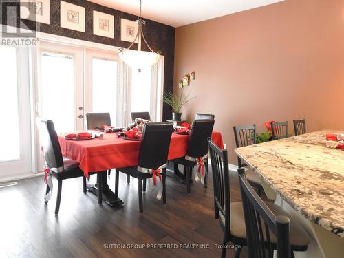 138 Eastview Avenue, Woodstock (Woodstock - North), ON - Indoor Photo Showing Dining Room