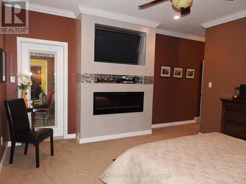 138 Eastview Avenue, Woodstock (Woodstock - North), ON - Indoor Photo Showing Other Room With Fireplace