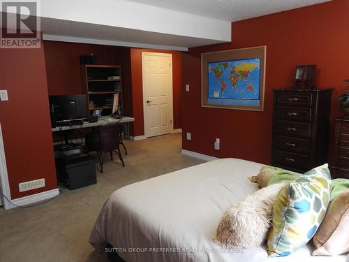 138 Eastview Avenue, Woodstock (Woodstock - North), ON - Indoor Photo Showing Bedroom