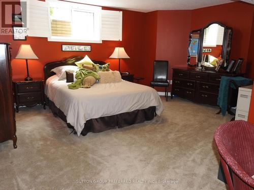 138 Eastview Avenue, Woodstock (Woodstock - North), ON - Indoor Photo Showing Bedroom