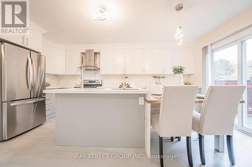 2513 Longridge Crescent, Oakville, ON - Indoor Photo Showing Kitchen