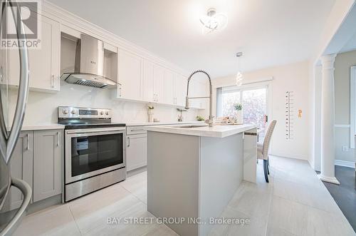 2513 Longridge Crescent, Oakville, ON - Indoor Photo Showing Kitchen With Upgraded Kitchen