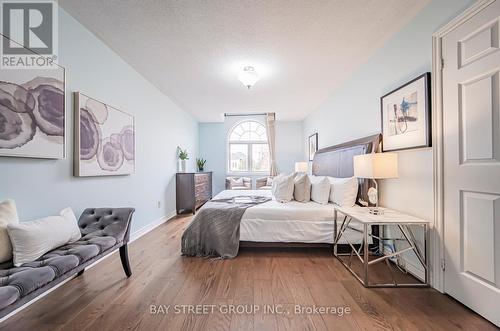 2513 Longridge Crescent, Oakville, ON - Indoor Photo Showing Bedroom