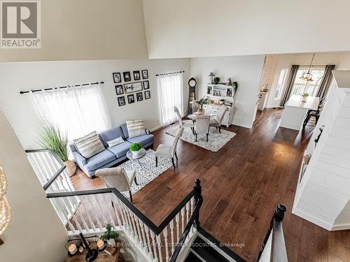 10 Appleton Drive, Orangeville, ON - Indoor Photo Showing Living Room