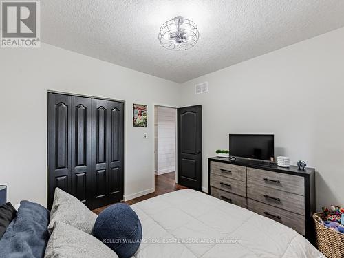 10 Appleton Drive, Orangeville, ON - Indoor Photo Showing Bedroom