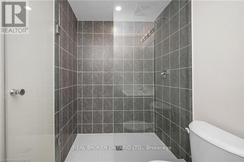 115 - 1565 Rose Way, Milton, ON - Indoor Photo Showing Bathroom