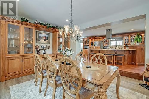 6 Turtle Lake Drive, Halton Hills, ON - Indoor Photo Showing Dining Room