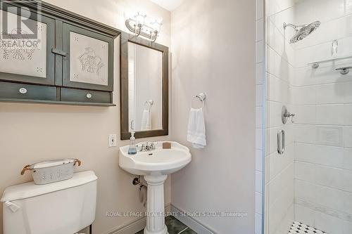 6 Turtle Lake Drive, Halton Hills, ON - Indoor Photo Showing Bathroom