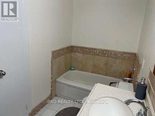 210 - 75 King Street, Mississauga, ON - Indoor Photo Showing Bathroom