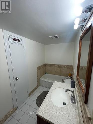 210 - 75 King Street, Mississauga, ON - Indoor Photo Showing Bathroom