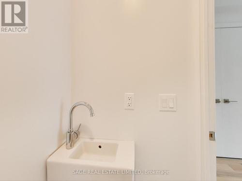 307 - 35 Wabash Avenue, Toronto, ON - Indoor Photo Showing Bathroom