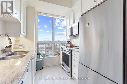 1614 - 2083 Lake Shore Boulevard W, Toronto, ON - Indoor Photo Showing Kitchen With Double Sink With Upgraded Kitchen