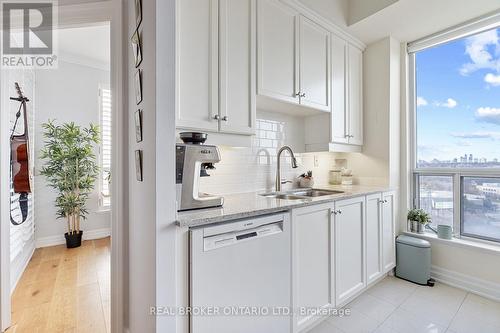 1614 - 2083 Lake Shore Boulevard W, Toronto, ON - Indoor Photo Showing Kitchen With Double Sink