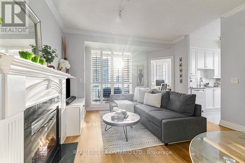 1614 - 2083 Lake Shore Boulevard W, Toronto, ON - Indoor Photo Showing Living Room