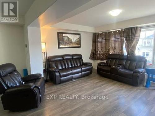 505 Fir Court, Milton, ON - Indoor Photo Showing Living Room