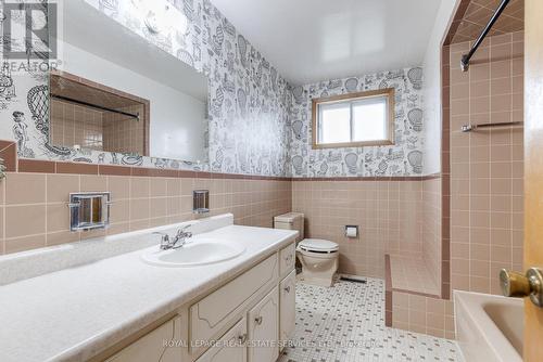 7596 Darcel Avenue, Mississauga, ON - Indoor Photo Showing Bathroom