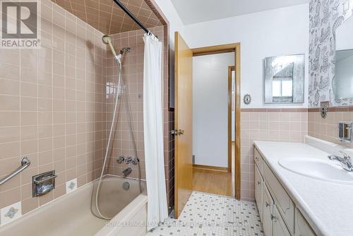 7596 Darcel Avenue, Mississauga, ON - Indoor Photo Showing Bathroom