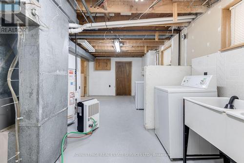 7596 Darcel Avenue, Mississauga, ON - Indoor Photo Showing Laundry Room