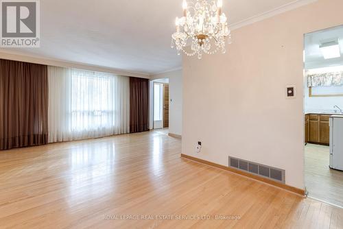 7596 Darcel Avenue, Mississauga, ON - Indoor Photo Showing Other Room