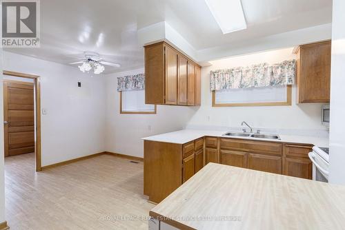 7596 Darcel Avenue, Mississauga, ON - Indoor Photo Showing Kitchen With Double Sink