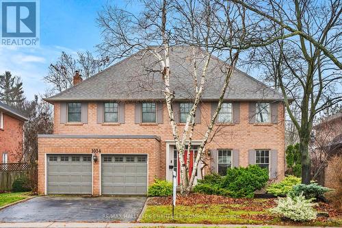 1034 Oak Meadow Road, Oakville, ON - Outdoor With Facade